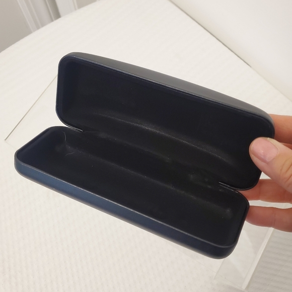 Nike Black Hardshell Eye Glass Case - Picture 4 of 7